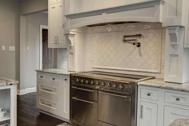 DeWils, Expressions, Maple white cabinets in Huntigdon Valley, PA